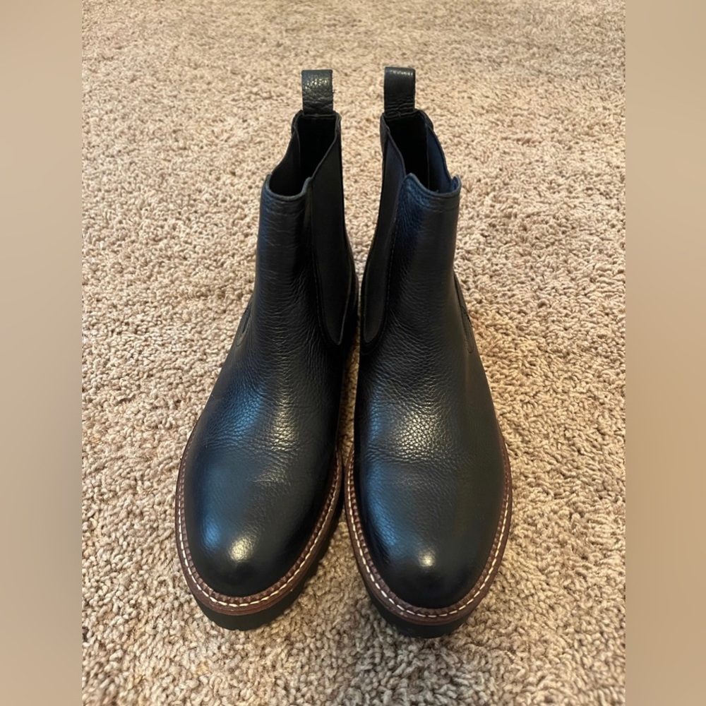 Caslon Miller Chelsea boot. Size 8